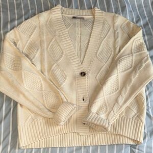 SO Ivory Cable-Knit V-Neck Button Cardigan